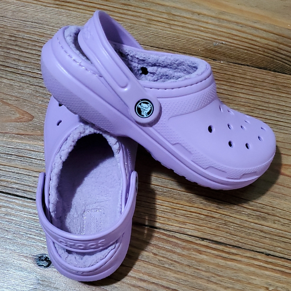 CROCS Kids Lavender/Purple J3 Fleece Lined